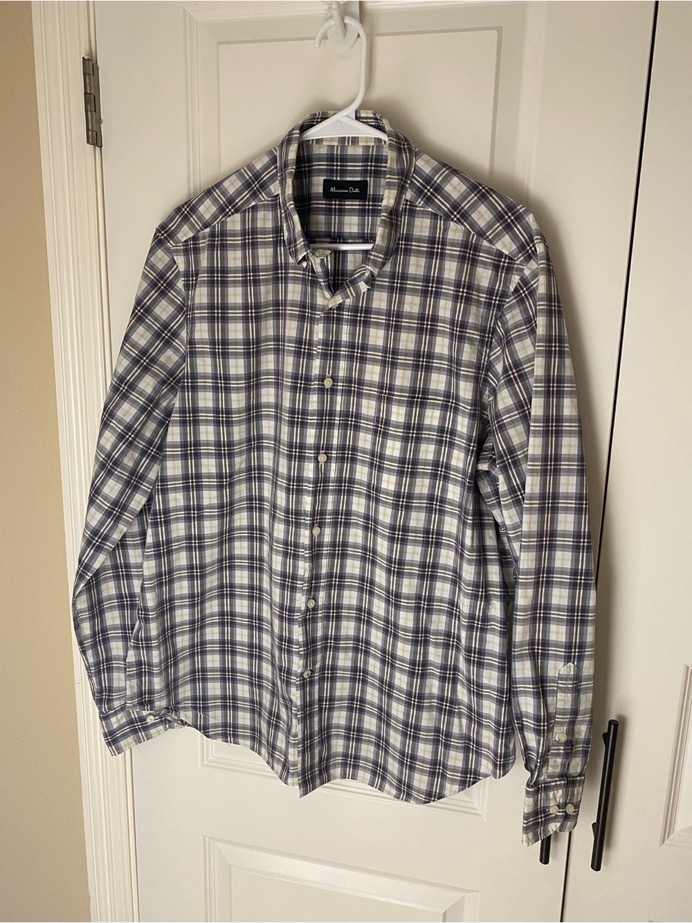 Massimo Dutti Men's White and Navy Plaid Button-Down Shirt